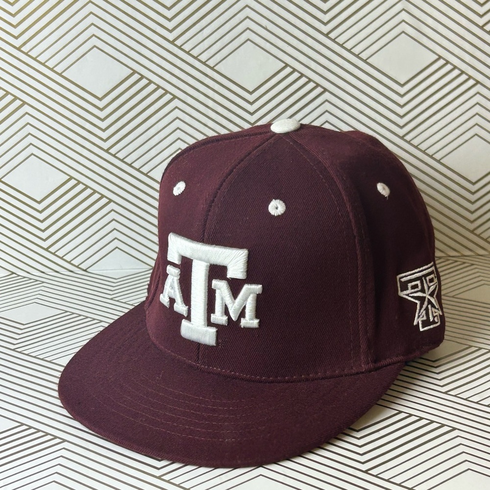 Vintage Texas A&M Top of the World Aggies NCAA Fitted 86 6 7/8 - 7 1/4 Burgundy